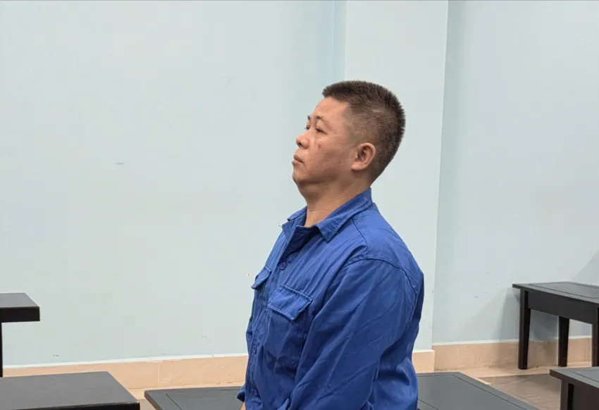 Bị cáo Đông tại phiên tòa. Ảnh: Hoàng Huy 2 tỉ đồng