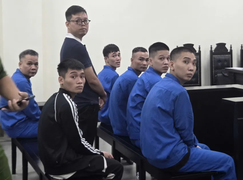 Các bị cáo tại phiên tòa. Ảnh: Hoàng Huy cướp tài sản.jpg