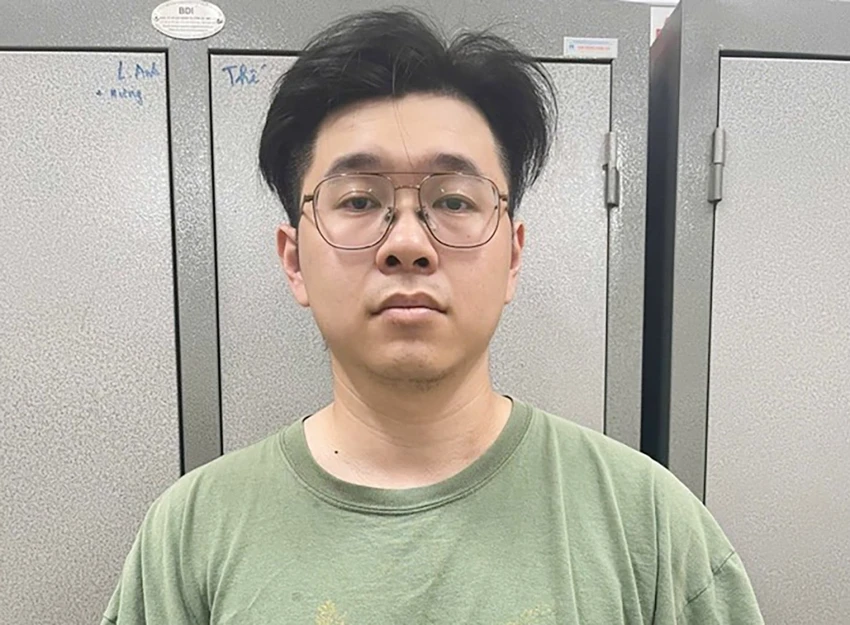 Đặng Chí Thành đánh phụ nữ thang máy chung cư.jpg