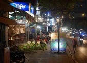 Cận cảnh vỉa hè bị lấn chiếm ở TP.HCM ảnh 12 TP.HCM tính lại bài toán quản vỉa hè