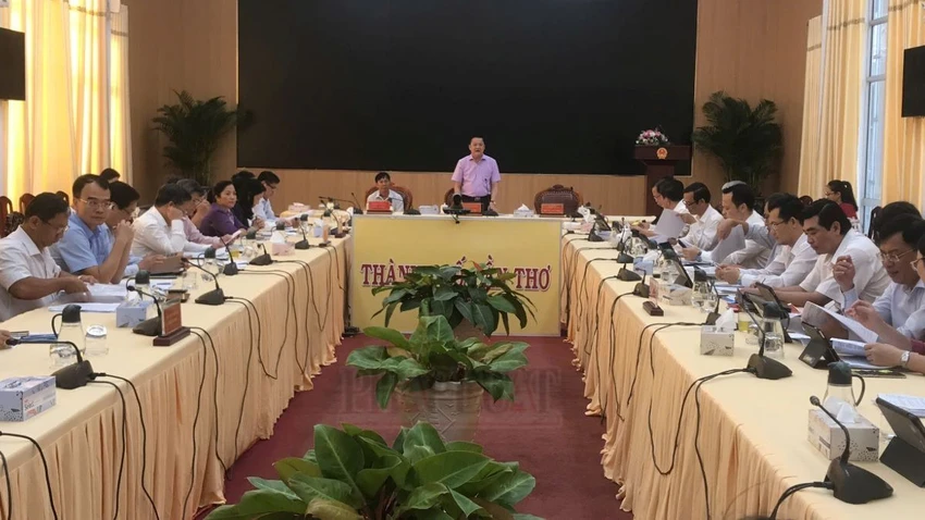 Cuộc họp thường kỳ tháng 9 của UBND TP Cần Thơ với các sở, ngành và quận, huyện. Ảnh: NHẪN NAM ubnd-tp-can-tho.jpg
