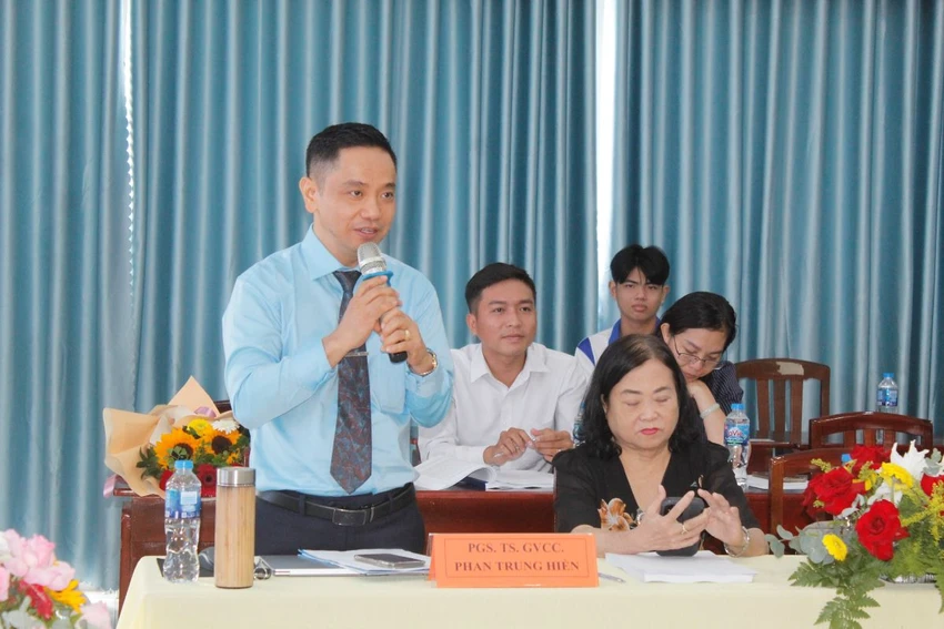 PGS.TS Phan Trung Hiền phát biểu tại hội thảo. Ảnh: NHẪN NAM PGS.TS Phan Trung Hiền tham luận về định giá đất theo nguyên tắc thị trường