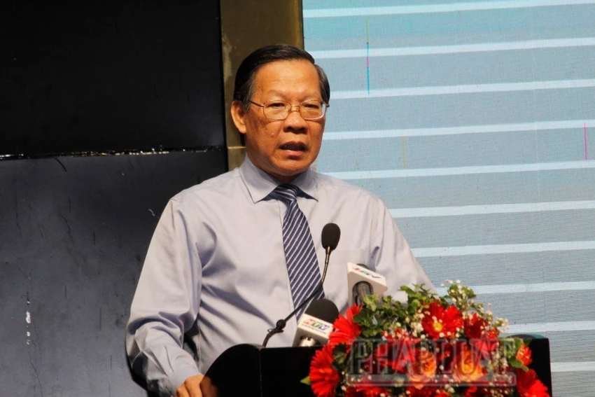 Chủ tịch UBND TP.HCM Phan Văn Mãi phát biểu tại hội nghị sơ kết thỏa thuận hợp tác phát triển kinh tế xã hội giữa TP.HCM với các tỉnh, thành vùng ĐBSCL giai đoạn 2023-2024. Ảnh: NHẪN NAM Chủ tịch TP.HCM phát biểu tại hội nghị sơ kết thỏa thuận hợp tác phát triển kinh tế xã hội giữa TP.HCM với các tỉnh, thành vùng ĐBSCL giai đoạn 2023-2024