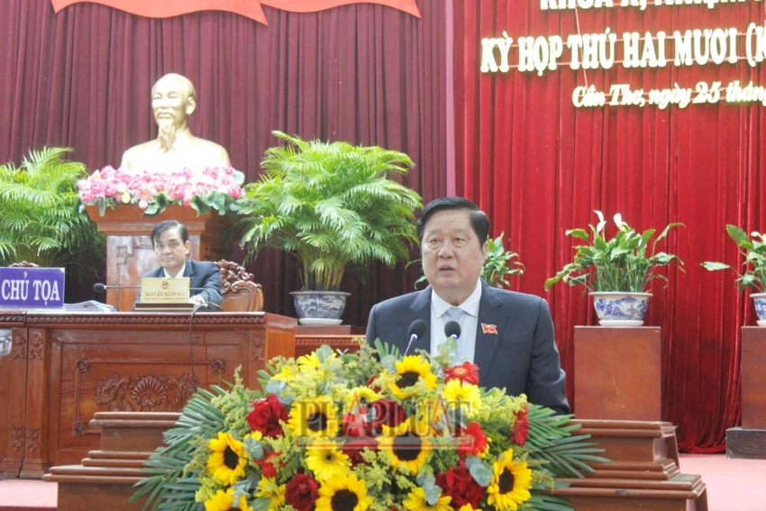 Chủ tịch HĐND TP Cần Thơ Phạm Văn Hiểu phát biểu khai mạc kỳ họp. Ảnh: NHẪN NAM Chủ tịch HĐND TP Cần Thơ Phạm Văn Hiểu.