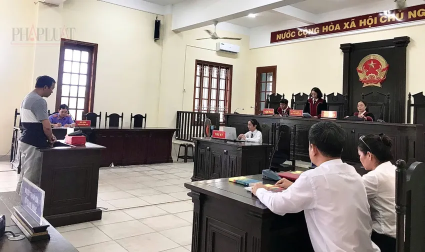 Gây rối trật tự phiên họp ở tòa, người đàn ông bị phạt 1 năm tù