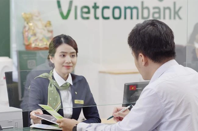 Vietcombank đang là ngân hàng có lãi suất tiết kiệm thấp nhất thị trường. Ảnh: T.L lãi suất tiết kiệm