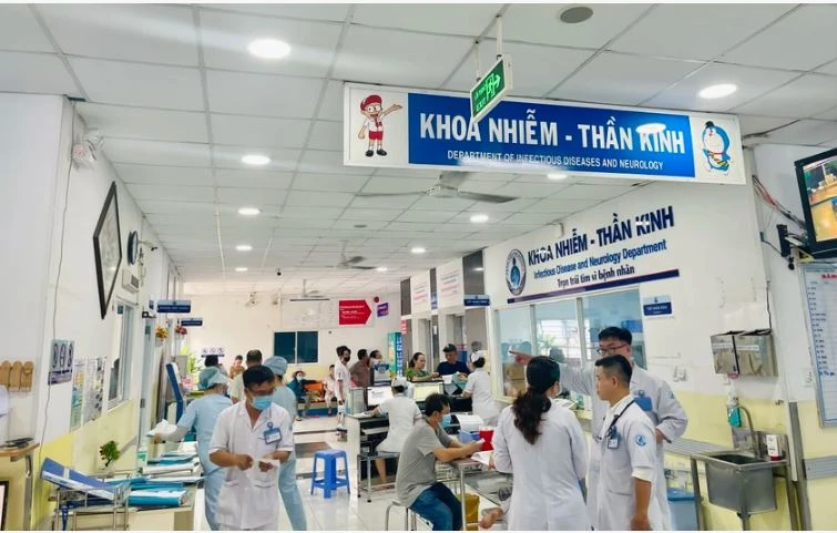 Sở Y tế TP.HCM chỉ đạo tất cả cơ sở y tế đảm bảo điều trị, dự phòng và giám sát bệnh sởi ở TP.HCM. Ảnh: THẢO PHƯƠNG DIEU TRI SOI O TPHCM.JPG