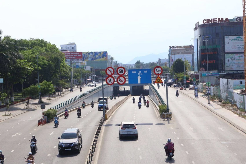 Hầm chui Điện Biên Phủ ở Đà Nẵng đã nhiều lần gặp sự cố sau khi đưa vào hoạt động. Ảnh: TẤN VIỆT ham-chui-da-nang.jpg