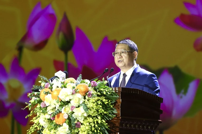 Chủ tịch UBND huyện Mê Linh Hoàng Anh Tuấn đọc diễn văn kỷ niệm. ke-chuyen-khoi-nghia-hai-ba5.jpeg