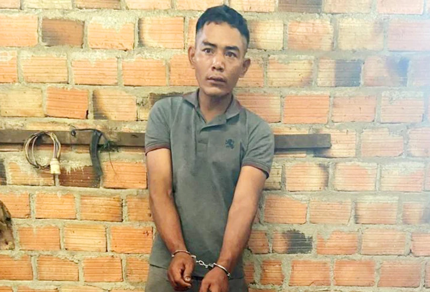 Cơ quan CSĐT Công an tỉnh Kon Tum bắt khẩn cấp đối với A Tuẽnh. Ảnh: CA. Con trai đánh cha ruột tử vong ở kon tum