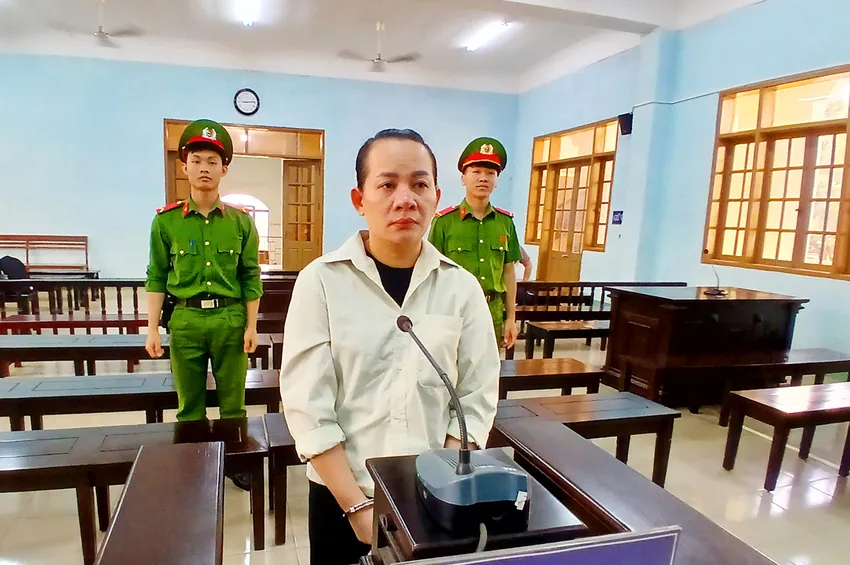 Sau khi tạo dựng niềm tin, nữ kế toán trường mầm non đưa ra thông tin gian dối về đáo hạn ngân hàng để chiếm đoạt 1,5 tỉ đồng.