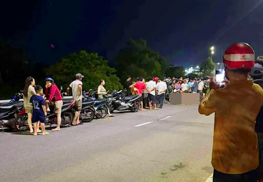 Vụ tai nạn khiến Đại úy Phạm Hồng Vương tử vong. Ảnh: NDCC. Thông tin ban đầu, Đại úy Phạm Hồng Vương (Công an phường An Nhơn Bắc, tỉnh Gia Lai) đang chạy thể dục trên đường bị bánh xe tải văng khỏi xe tông tử vong.