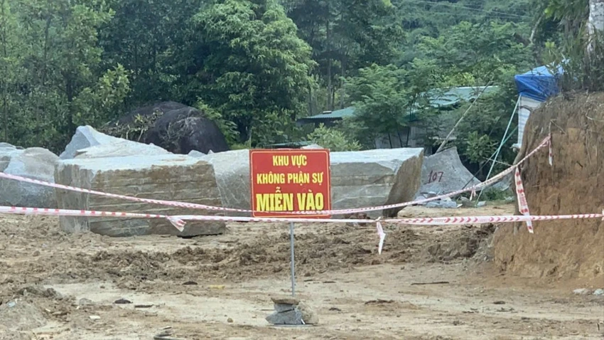 Khu vực khai thác đá trái phép bị phát hiện tại thị trấn M'Đrắk. Ảnh: N.T THI HÀNH CÔNG VỤ.jpg