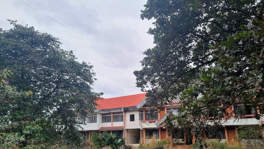 Cơ sở cũ Bệnh viện Đa khoa Đắk Lắk sẽ được bán đấu giá. Ảnh: TIẾN THOẠI bán đấu giá 1.jpg