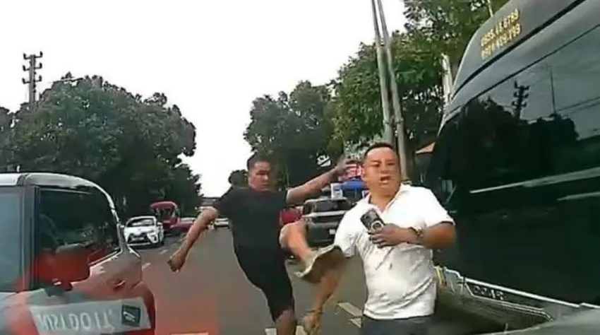 tài xế taxi.jpg tài xế taxi.jpg