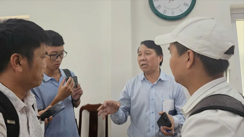 Ông Nguyễn Đăng Giáp từng bật khóc khi chia sẻ về vụ điều trị tán sỏi bằng máy hỏng. Ảnh:T.T Bệnh viện Đa khoa vùng Tây Nguyên.jpg
