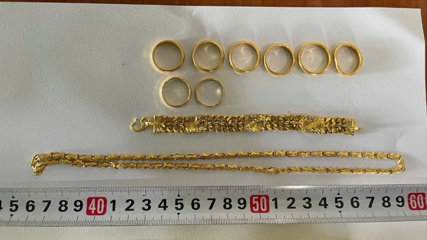 trộm cắp vàng.jpg