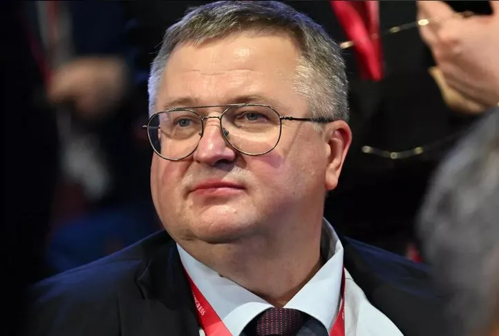 Phó thủ tướng Nga Alexey Overchuk dẫn đầu phái đoàn Nga dự Hội nghị APEC ở Mỹ. Ảnh: SPUTNIK nga.JPG