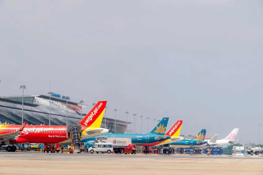 Vietnam Airlines đề xuất bỏ trần giá vé máy bay và được ưu ái trong cấp slot