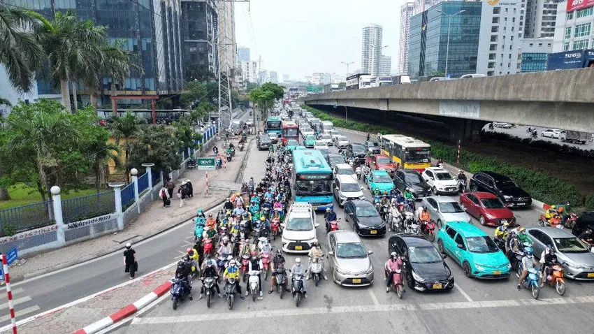 Dự thảo mới đưa ra các quy định ô tô cải tạo chạy bằng xăng dầu sang xe điện. Ảnh: P.HÙNG ô tô cải tạo