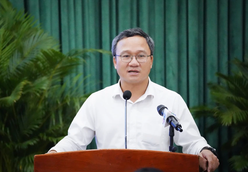 Phó Chủ tịch chuyên trách Ủy ban An toàn giao thông Quốc gia Khuất Việt Hùng tin tưởng TP.HCM sẽ làm tốt việc thu phí vỉa hè. Ảnh: THUẬN VĂN TP.HCM: Quận 1 sẽ thí điểm phần mềm đăng kí sử dụng, thu phí vỉa hè và nộp phí trong tháng 4-ông-khuat-viet-hung-noi-ve-cao-toc-cam-lo-la-son.jpg