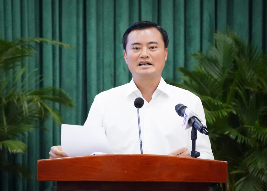 Phó Chủ tịch UBND TP.HCM Bùi Xuân Cường nói TP sẽ quản lý việc thu phí vỉa hè bằng phần mềm. Ảnh: THUẬN VĂN TP.HCM: Quận 1 sẽ thí điểm phần mềm đăng kí sử dụng, thu phí vỉa hè và nộp phí trong tháng 4-pho-chu-tich-tphcm-bui-xuan-cuong-an-toan-giao-thong-thu-phi-via-he.jpg