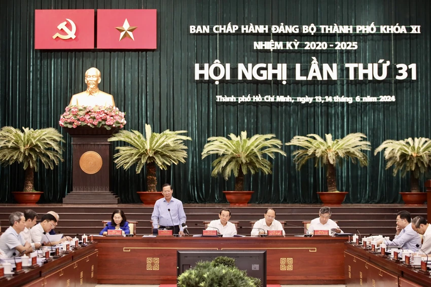 Hội nghị Ban Chấp hành Đảng bộ TP.HCM sáng 13-6 bàn nhiều nội dung quan trọng, có tính quyết định đến kinh tế- xã hội và quy hoạch, phát triển TP.HCM. Ảnh: NGUYỆT NHI TP.HCM: Metro là trục “xương sống” của hệ thống hạ tầng giao thông vận tải-TPHCM-metro-duong-sat-do-thi.jpg