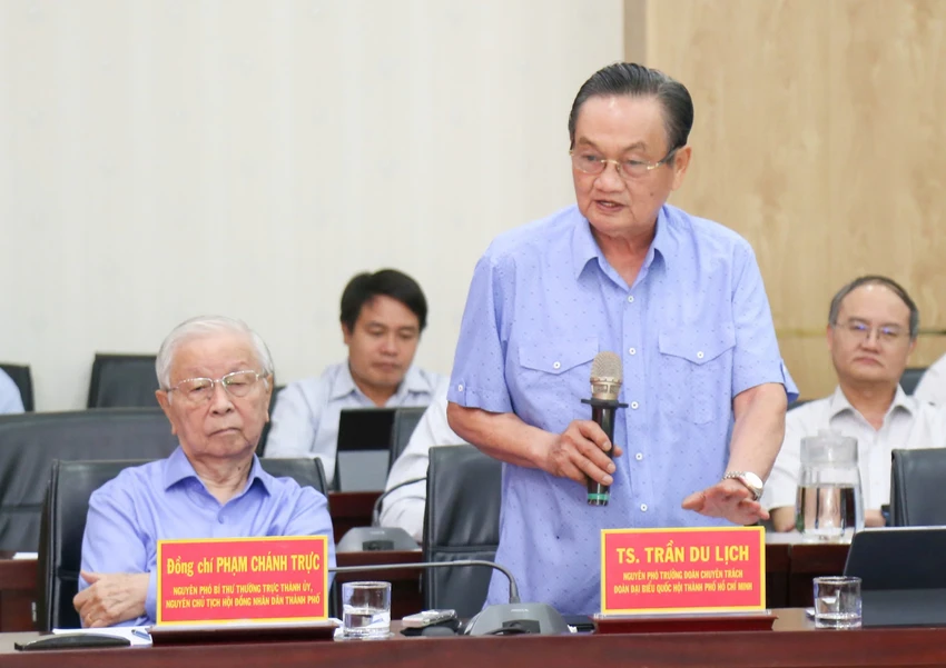 TS Trần Du Lịch nhìn nhận TP.HCM đang đứng trước cơ hội lớn để phát triển. Ảnh: THANH THÙY ky-nguyen-vuon-minh.jpg