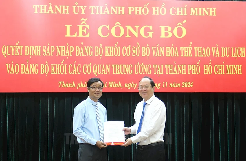 Ban Thường vụ Thành ủy TP.HCM cũng có quyết định về điều động ông Lương Văn Nhiền, Bí thư Đảng ủy Khối cơ sở Bộ VH-TT&DL đến nhận công tác tại UBND TP.HCM để được tiếp nhận, bổ nhiệm giữ chức Phó Chủ nhiệm Ủy ban về người Việt Nam ở nước ngoài TP.HCM. Ảnh: Web Thành ủy TP.HCM. TP.HCM sáp nhập Đảng bộ Khối cơ sở Bộ VH-TT&DL vào Đảng bộ Khối các cơ quan Trung ương -sap-nhap-co-so-dang.jpg