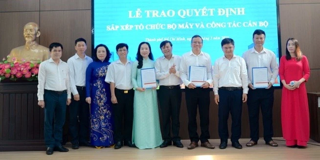 Phòng Tuyên truyền, Báo chí - Xuất bản được thành lập trên cơ sở tổ chức lại Phòng Tuyên truyền – Báo chí - Xuất bản Ban Tuyên giáo Thành ủy, do ông Nguyễn Minh Hải làm trưởng phòng. Ảnh: T.THÙY Ban Tuyên giáo và Dân vận Thành ủy TP.HCM sẽ gồm 7 phòng -ban-tuyen-giao-va-dan-van-thanh-uy-tphcm-co-7-phong1.jpg