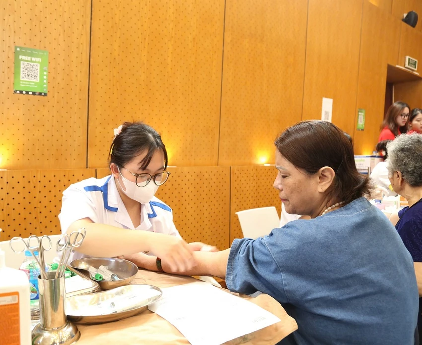 Người dân ở Hà Nội đã được khám và xét nghiệm tầm soát miễn phí bệnh tim mạch, bệnh thận mạn tính.. xu-huong-tu-vong-do-benh-tim-mach-tai-viet-nam-dang-ngay-cang-tang-2.jpg