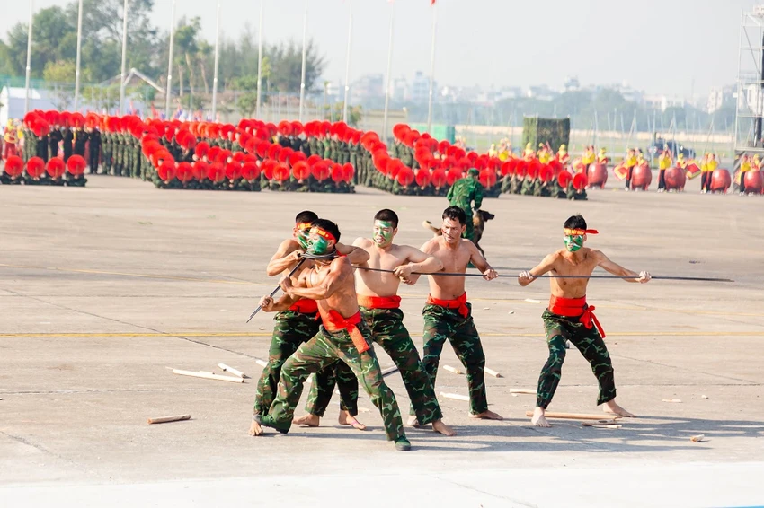 dai-tuong-phan-van-giang-suc-manh-la-day-tinh-than-quyet-chien-quyet-thang-la-day-3.jpg