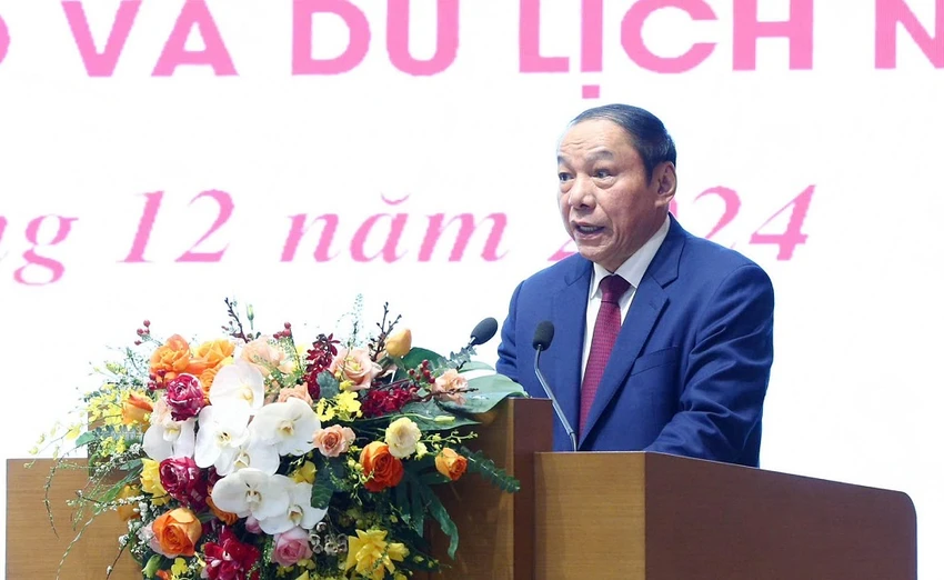 Bộ trưởng Bộ VH-TT&DL Nguyễn Văn Hùng phát biểu tại hội nghị. Ảnh: TRẦN HUẤN. bo-truong-bo-vh-tt-dl-lay-dan-chung-ve-anh-trai-vuot-ngan-chong-gai-2.jpg