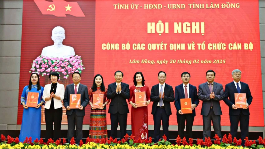 6 giám đốc sở mới của tỉnh Lâm Đồng sau khi sáp nhập. Ảnh: VT Danh sách 6 giám đốc và 24 phó giám đốc của 6 sở mới của tỉnh Lâm Đồng sau sáp nhập