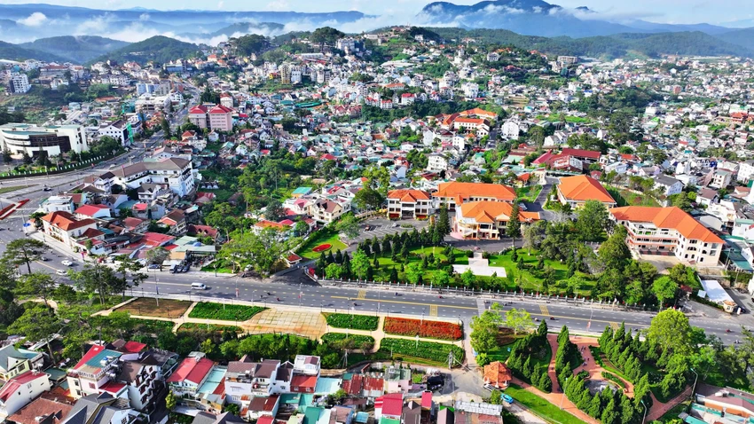 Trụ sở UBND tỉnh Lâm Đồng hiện nay. Ảnh: VÕ TÙNG tinh-lam-dong-11.jpg