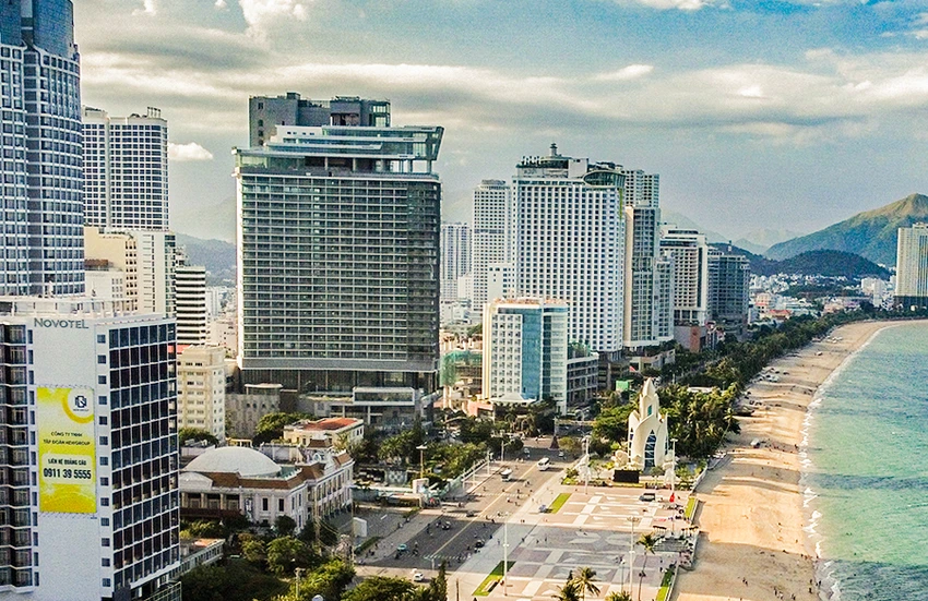 Khách sạn A&B của Công ty CP A&B Sài Gòn Nha Trang đưa vào sử dụng nhiều năm nhưng chưa được cơ quan có thẩm quyền cấp phép. Ảnh: XUÂN HOÁT Sở Xây dựng Khánh Hòa.jpg