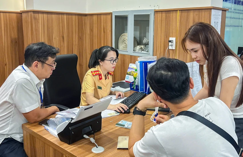 Tỉnh Khánh Hòa thí điểm áp dụng bộ đánh giá KPI hiệu quả công việc của cán bộ, công chức, viên chức. Ảnh: XUÂN HOÁT hiệu quả công việc.jpg