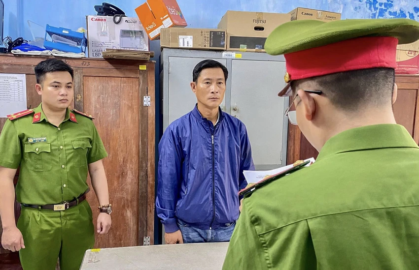 Bị can Lê Văn Dương, cựu Phó chủ tịch Ủy ban MTTQ Việt Nam xã Sơn Giang. Ảnh: TT tiền ngân sách.jpg