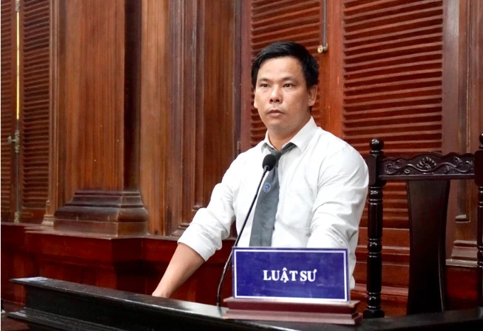 Luật sư Lê Trung Phát. Ảnh: TRẦN LINH vu-hoc-sinh-lop-9-bi-cha-cua-ban-danh-nhap-vien-co-the-khoi-to-nguoi-hanh-hung--1.png