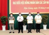 Hậu Giang điều động, bổ nhiệm hàng loạt cán bộ ảnh 2 Hậu Giang trao thưởng các cá nhân, tập thể làm tốt công tác bầu cử