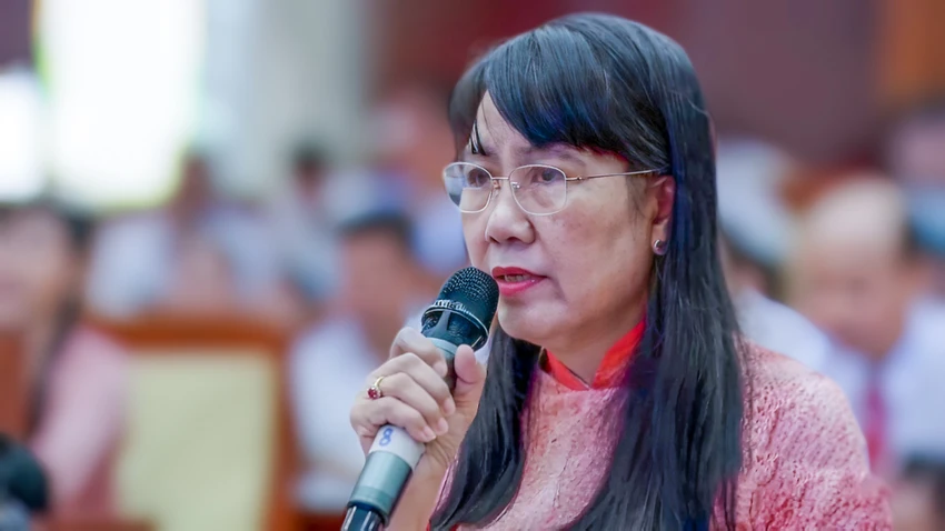 Bà Nguyễn Hoài Thúy Hằng, Giám đốc Sở GD&ĐT tỉnh Hậu Giang thừa nhận một số trường còn chú trọng truyền đạt kiến thức mà thiếu dạy kỹ năng sống cho học sinh. Ảnh: HH Bạo lực học đường Hậu Giang