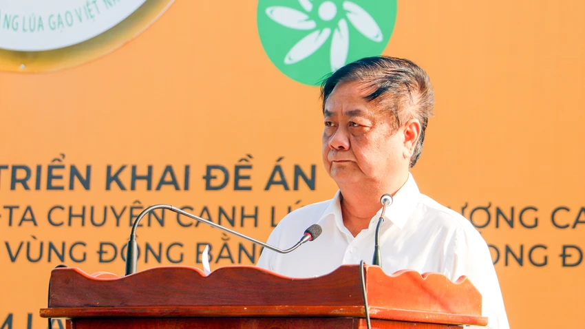 Ông Lê Minh Hoan, Bộ trưởng Bộ NN&PTNT, cho biết sau khi thí điểm thành công tại ĐBSCL, đề án sẽ được mở rộng ra toàn quốc. Ảnh: CHÂU ANH Đề án 1 triệu ha lúa ĐBSCL