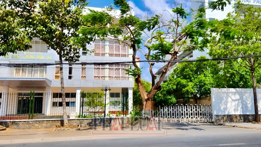 Cơ quan CSĐT Công an Sóc Trăng đã khởi tố vụ án hình sự để điều tra hành vi nhận hối lộ liên quan cấp phù hiệu xe. Ảnh: CHÂU ANH Công an Sóc Trăng khởi tố vụ án đưa và nhận hối lộ xảy ra tại Sở GTVT
