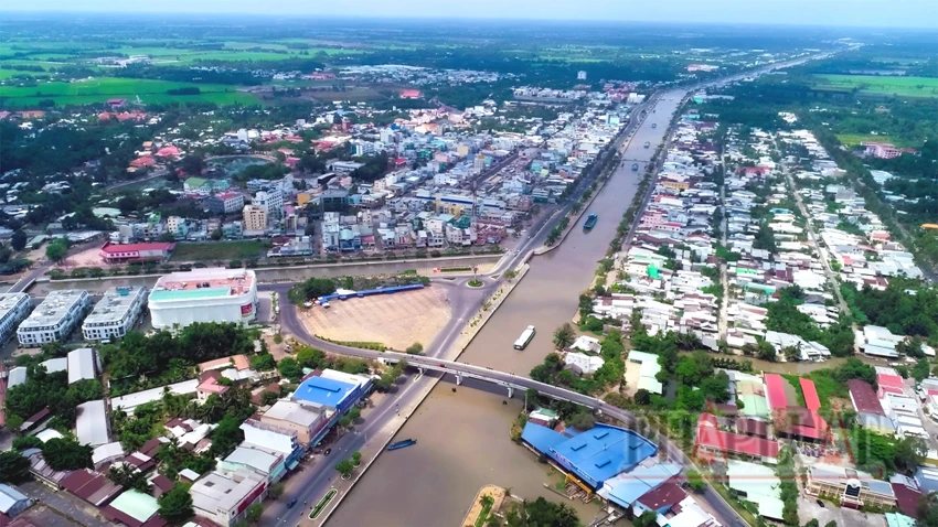 Theo UBND tỉnh Hậu Giang, trên địa bàn tỉnh không có gói thầu do Công ty TNHH cây xanh Công Minh trúng thầu; tuy nhiên, có hai Công ty có tên Công Minh thực hiện một số gói thầu. Ảnh: CHÂU ANH Có 2 Công ty có tên Công Minh thực hiện 5 gói thầu trên địa bàn tỉnh Hậu Giang