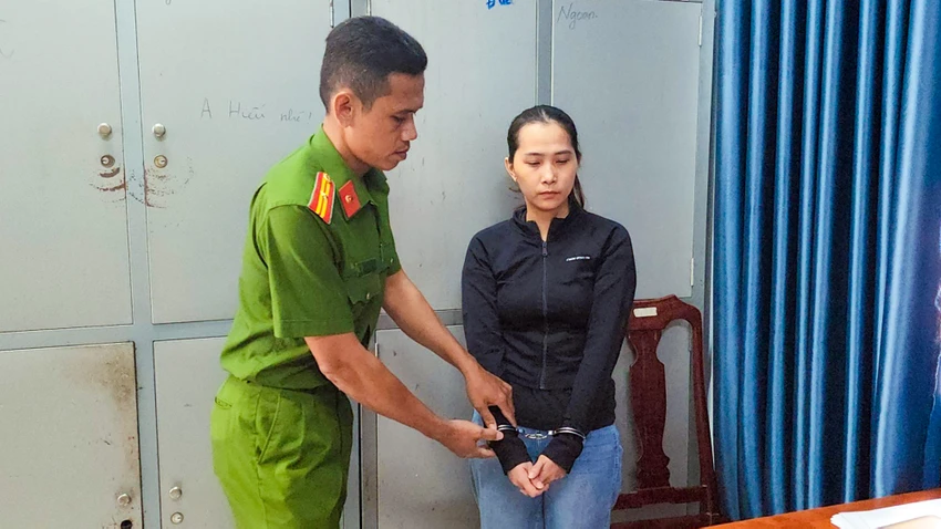Bị can Nguyễn Thị Thu Trang. Ảnh: VĂN VŨ 1 phụ nữ ở Kiên Giang đưa thông tin gian dối chiếm đoạt 20 tỉ đồng
