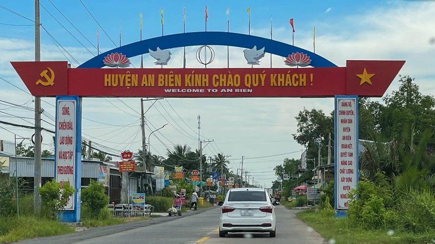 Thủ tướng Chính phủ đồng ý cho UBND tỉnh Kiên Giang chuyển đổi 48,84 ha đất trồng lúa sang đất phi nông nghiệp để thực hiện dự án đầu tư xây dựng hệ thống cấp nước thô liên huyện An Biên, An Minh, U Minh Thượng, Vĩnh Thuận, giai đoạn 1. Ảnh: CHÂU ANH Chấp thuận cho tỉnh Kiên Giang chuyển đổi đất lúa để xây hệ thống cấp nước thô 881 tỉ