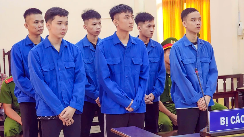 TAND tỉnh Kiên Giang đã tuyên phạt sáu bị cáo tổng cộng 20 năm 6 tháng tù tội giết người. Ảnh: VĂN VŨ tinh-kien-giang-giai-quyet-mau-thuan-1.jpg
