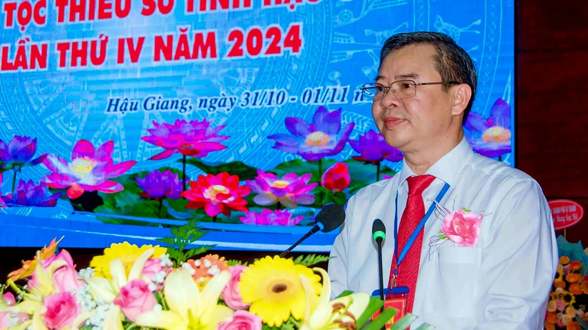 Ông Trương Cảnh Tuyên, Phó Chủ tịch Thường trực UBND tỉnh Hậu Giang yêu cầu các cấp, các ngành cần phát huy vai trò giám sát, phản biện xã hội của người có uy tín trong cộng đồng. Ảnh: VĂN DƯƠNG Đời sống đồng bào dân tộc thiểu số trên địa bàn tỉnh Hậu Giang ngày càng phát triển