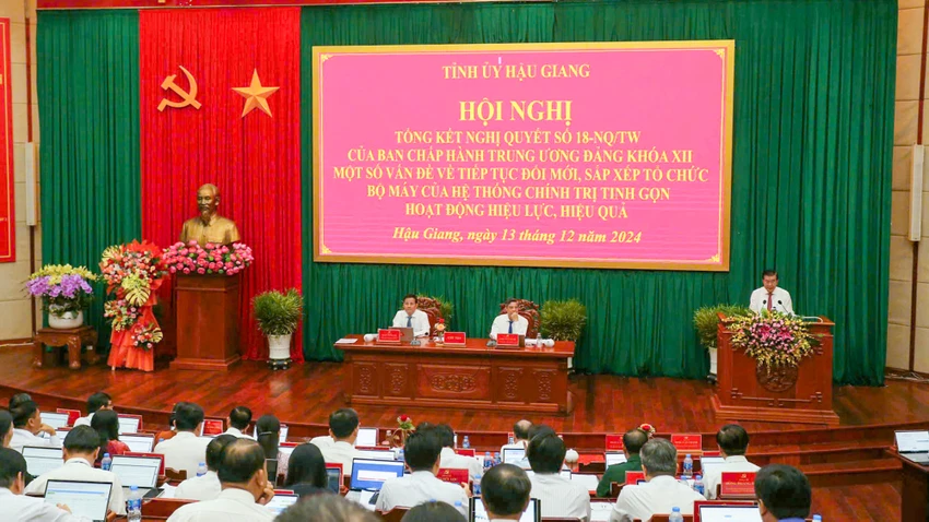 Tỉnh ủy Hậu Giang tổ chức Hội nghị tổng kết Nghị quyết 18 của Ban Chấp hành Trung ương Đảng khóa XII. Ảnh: DUY KHƯƠNG Hậu Giang: Xây dựng đề án sáp nhập, hợp nhất Sở ban ngành trong tháng 12-2024