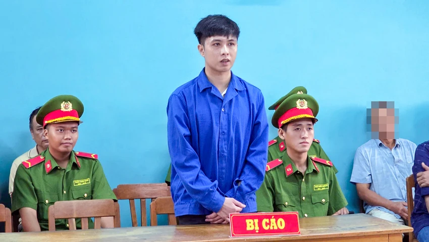 Bị cáo Nguyễn Tuấn Dĩ Khang tại tòa. Ảnh: VĂN VŨ TAND tỉnh Kiên Giang